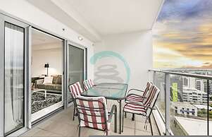 Beachfront Haven Sea View Pool Outdoor Dining