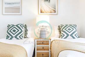 Zen Sea View 2BR 2BA Penthouse