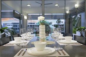 Zenlux Waterfront Mansion Infinity Pool Cinema