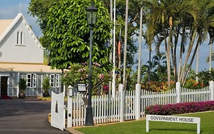 Zenlux Waterfront Mansion Infinity Pool Cinema