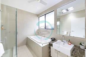 Zenlux Waterfront Mansion Infinity Pool Cinema