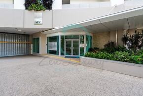 Coastal Magnificence Pool Workspace Parking