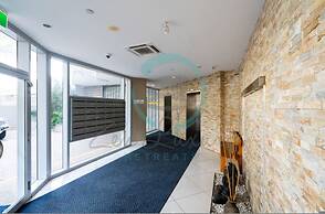 Coastal Magnificence Pool Workspace Parking