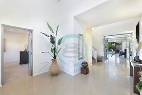 Luxury Marina Mansion Pool Gym BBQ Office