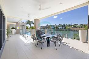 Luxury Marina Mansion Pool Gym BBQ Office