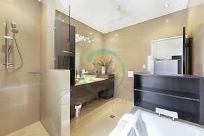 Luxury Marina Mansion Pool Gym BBQ Office