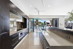 Luxury Marina Mansion Pool Gym BBQ Office