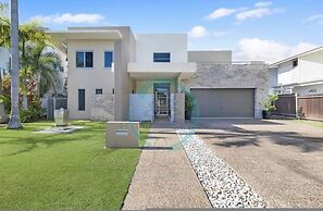 Luxury Marina Mansion Pool Gym BBQ Office