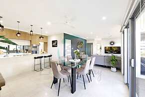 Zenhouse Prestige Modern Stylish Private Lawn