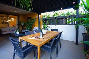 Zenseaside Waterfront Haven Office Pool BBQ