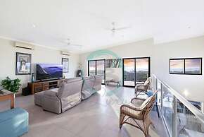 Pinnacle Penthouse Ambience Views Pool Gym