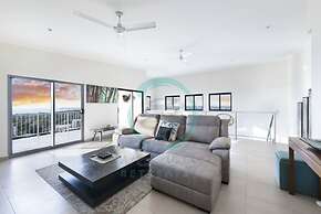 Pinnacle Penthouse Ambience Views Pool Gym