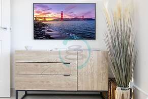 Lux Beachfront PH Office Pool Skyline Views