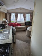 Homely 2 bed Caravan in Portland Dorset