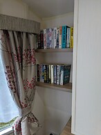 Homely 2 bed Caravan in Portland Dorset