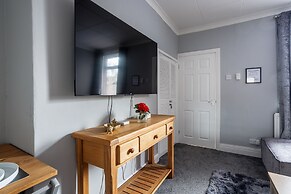Bedlington - House - Sleeps 3 - Parking - Garden