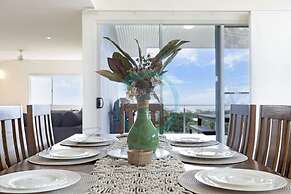 Zen Ocean View Ph Spacious Living Pool Parking