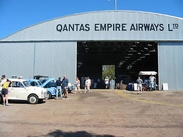 Zenhouse Retreat 5BR Homey Haven Pool Office