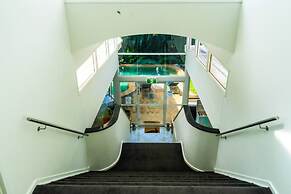 Zenhouse Retreat 5BR Homey Haven Pool Office