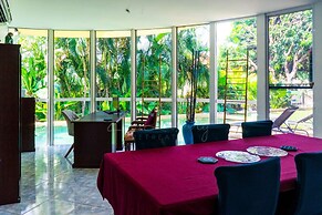 Zenhouse Retreat 5BR Homey Haven Pool Office