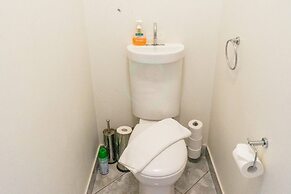 Zenhouse Retreat 5BR Homey Haven Pool Office