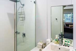 Zenhouse Retreat 5BR Homey Haven Pool Office