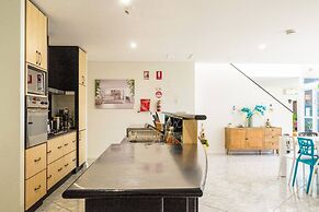 Zenhouse Retreat 5BR Homey Haven Pool Office