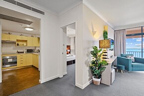 Rustic Sunset Horizon Oceanview Balcony Dining