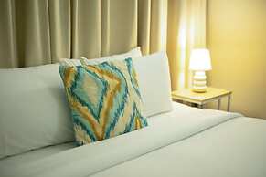 Rustic Sunset Horizon Oceanview Balcony Dining