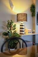 Rustic Sunset Horizon Oceanview Balcony Dining