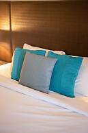 Rustic Sunset Horizon Oceanview Balcony Dining