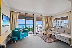 Rustic Sunset Horizon Oceanview Balcony Dining