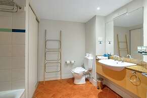 Rustic Sunset Horizon Oceanview Balcony Dining