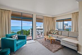 Rustic Sunset Horizon Oceanview Balcony Dining