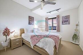 Peninsula Bliss Sea View Private Balcony Dining