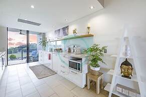 Peninsula Bliss Sea View Private Balcony Dining