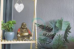 Peninsula Bliss Sea View Private Balcony Dining