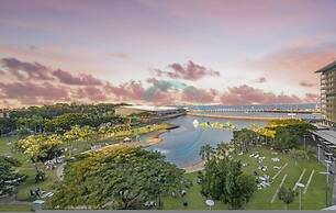 Peninsula Bliss Sea View Private Balcony Dining