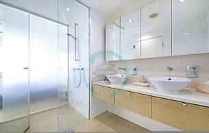 Peninsula Bliss Sea View Private Balcony Dining