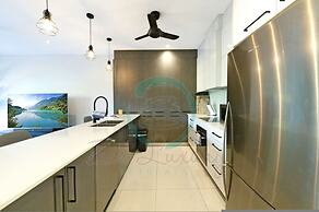 Luxurious Cozy Retreat Pool Office Parking