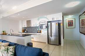 Zen Mitchell Rooftop Outdoor Dining Oceanview