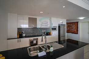 Zen Mitchell Rooftop Outdoor Dining Oceanview