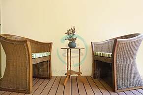 Urban Haven Boutique 1BR Apt Near Parap Markets