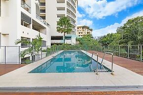 Zen Arkaba 3BR Luxury Waterfront Apt Pool BBQ