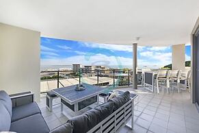 Zen Arkaba 3BR Luxury Waterfront Apt Pool BBQ