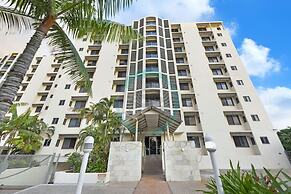 Zen Arkaba 3BR Luxury Waterfront Apt Pool BBQ