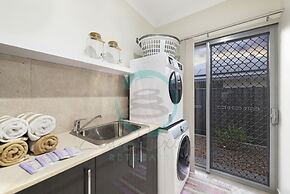 Zenhouse Stylish Lawn Workspace Outdoordining