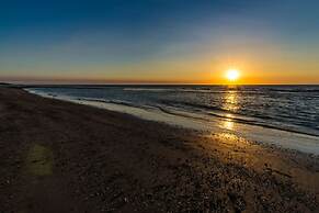 Zenhouse Stylish Lawn Workspace Outdoordining