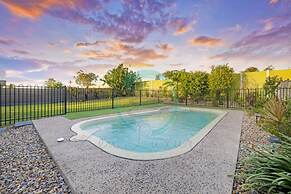 Modern Living Private Pool Bar Pets OK