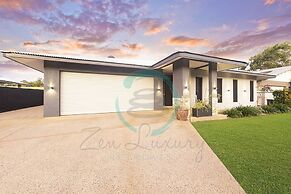 Modern Living Private Pool Bar Pets OK